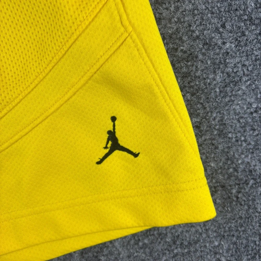 Air Jordan Basketball Shorts Mens 28x10.5 Yellow Logo Mesh Drawstring Athletic